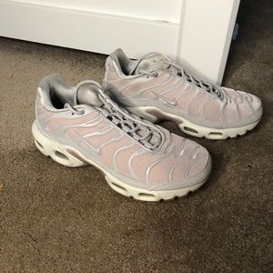Nike air max plus velvet 6.5